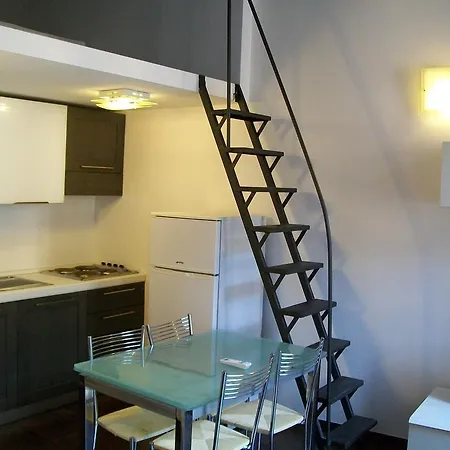 Temporary 3 Colonne San Lorenzo Apartment